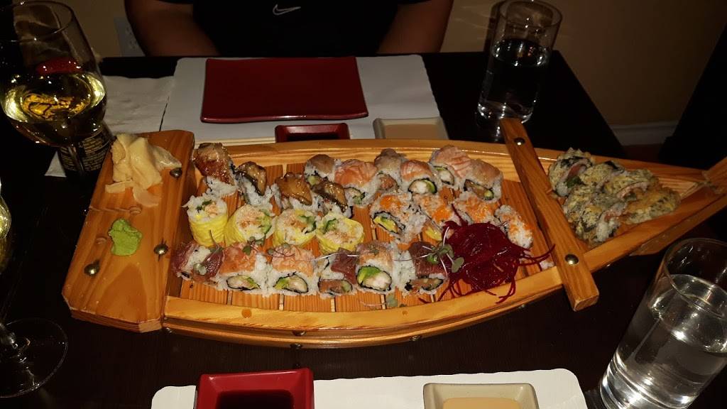 Banzai Sushi Bar Restaurant 2594 Boulevard LouisXIV, Québec, QC