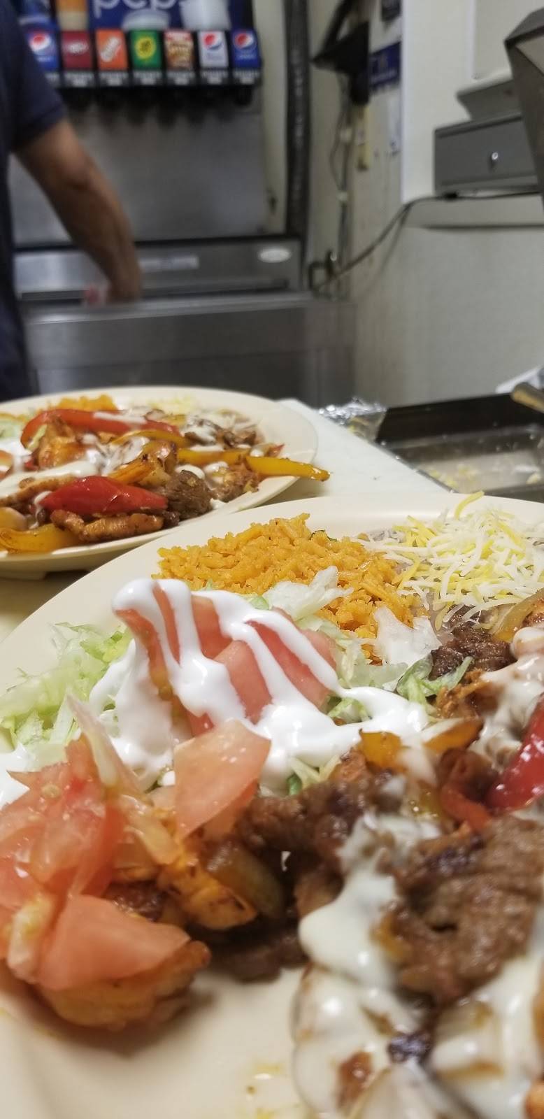 Poblano Burritos | meal takeaway | 108 W Washington St, Bloomington, IL 61701, USA | 3095851956 OR +1 309-585-1956