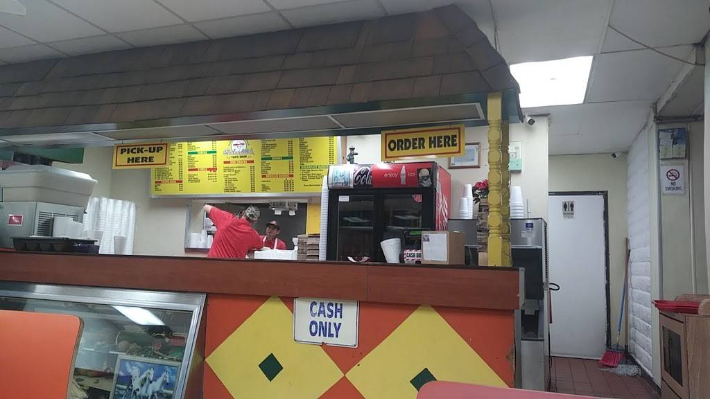 Robertitos Mexican Food | restaurant | 1382 S Mission Rd, Fallbrook, CA 92028, USA | 7607319336 OR +1 760-731-9336