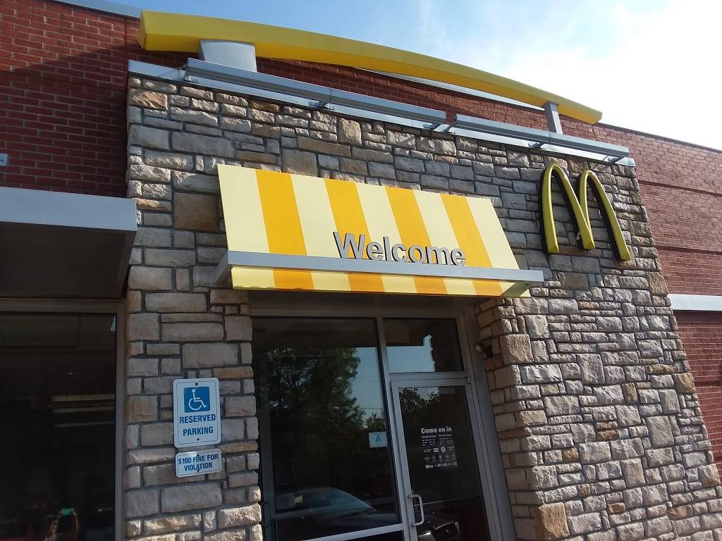 McDonalds | cafe | 101 S Broad St, Clinton, SC 29325, USA | 8648334816 OR +1 864-833-4816
