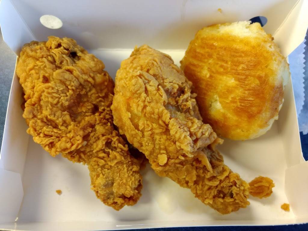 Churchs Chicken | restaurant | 305 N Main St, Tuskegee, AL 36083, USA | 2057529351 OR +1 205-752-9351