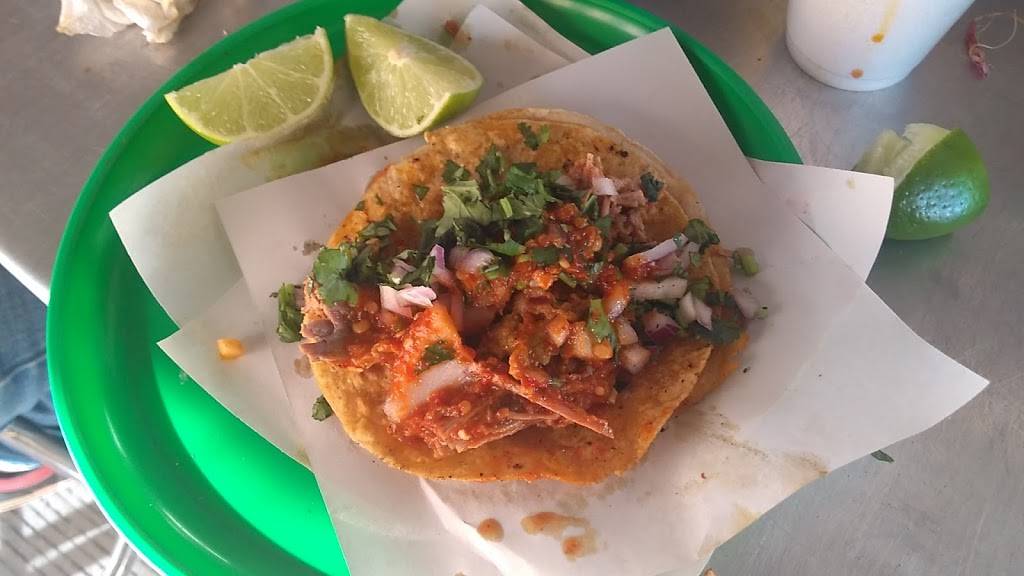 Tacos De Birria Kolochos Blvd. de las Bellas Artes 17615, Garita de