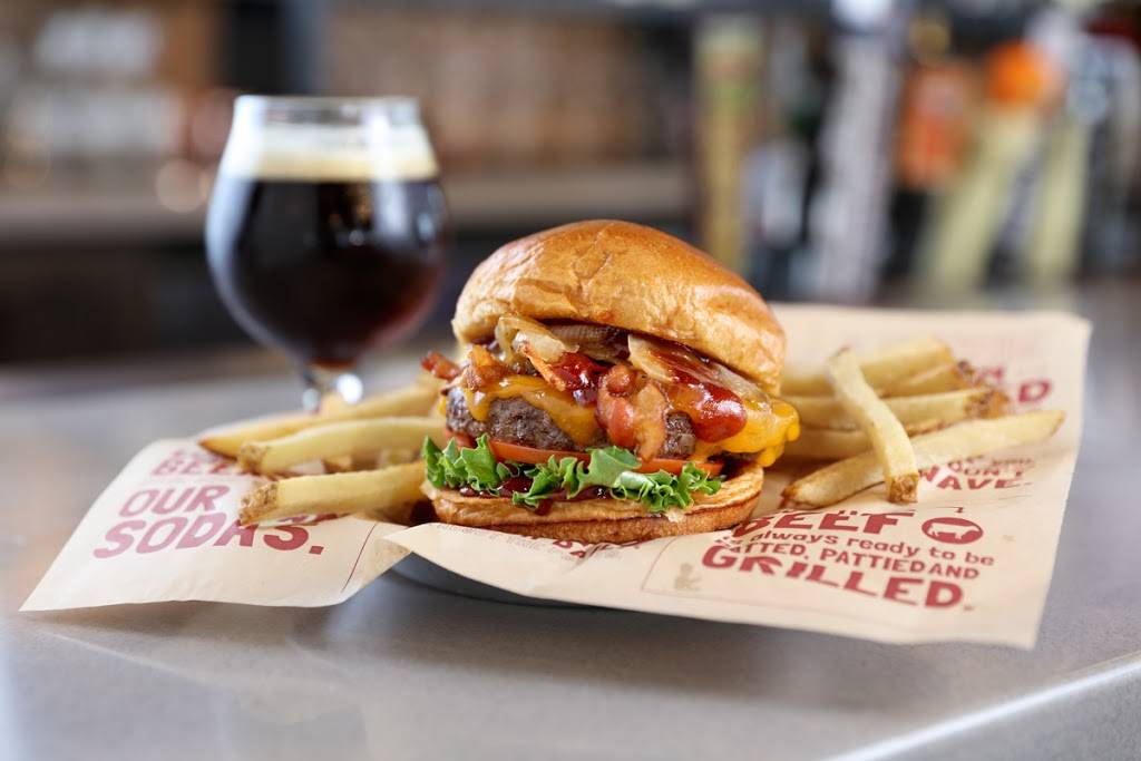 Bagger Daves - Fort Wayne | restaurant | 2886 E Dupont Rd, Fort Wayne, IN 46825, USA | 2604982082 OR +1 260-498-2082