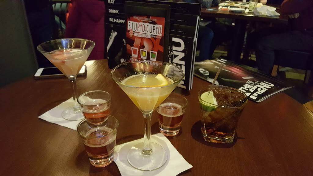 Bar Louie - Virginia Gateway | night club | 14081 Promenade Commons St, Gainesville, VA 20155, USA | 5712222850 OR +1 571-222-2850