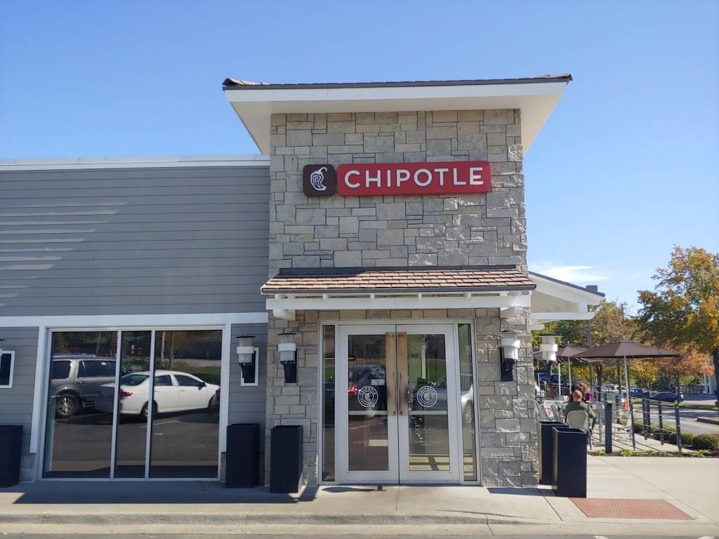 Chipotle Mexican Grill - Restaurant | 900 NE Columbus St Columbus and, NE  Rice Rd, Lee's Summit, MO 64086, USA