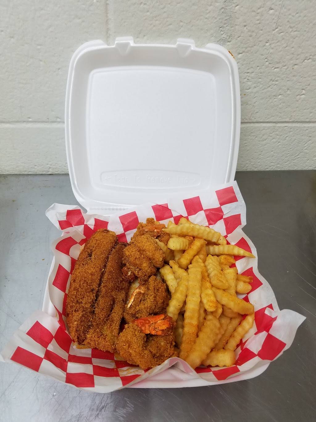 Helens Hot Chicken | restaurant | 886 Kraft St, Clarksville, TN 37040, USA | 9314948240 OR +1 931-494-8240