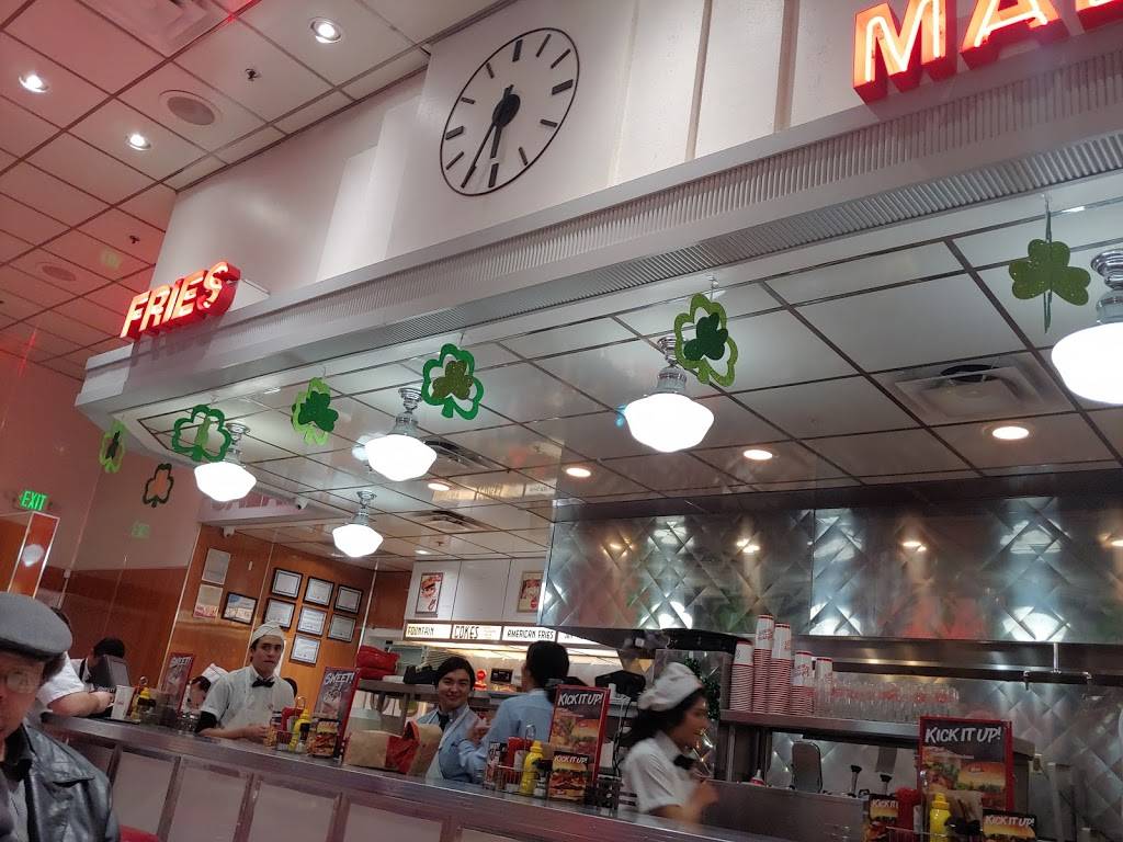 johnny rockets jersey gardens