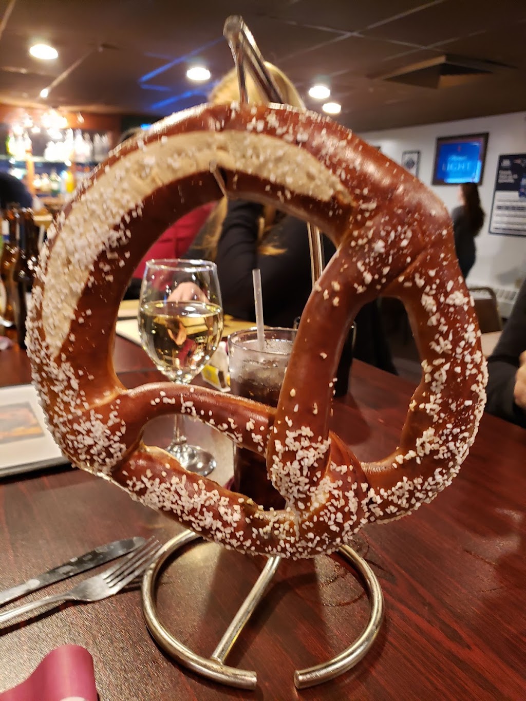 Caesers Pub & Grill | restaurant | 663 Main St, Calais, ME 04619, USA | 2074547111 OR +1 207-454-7111