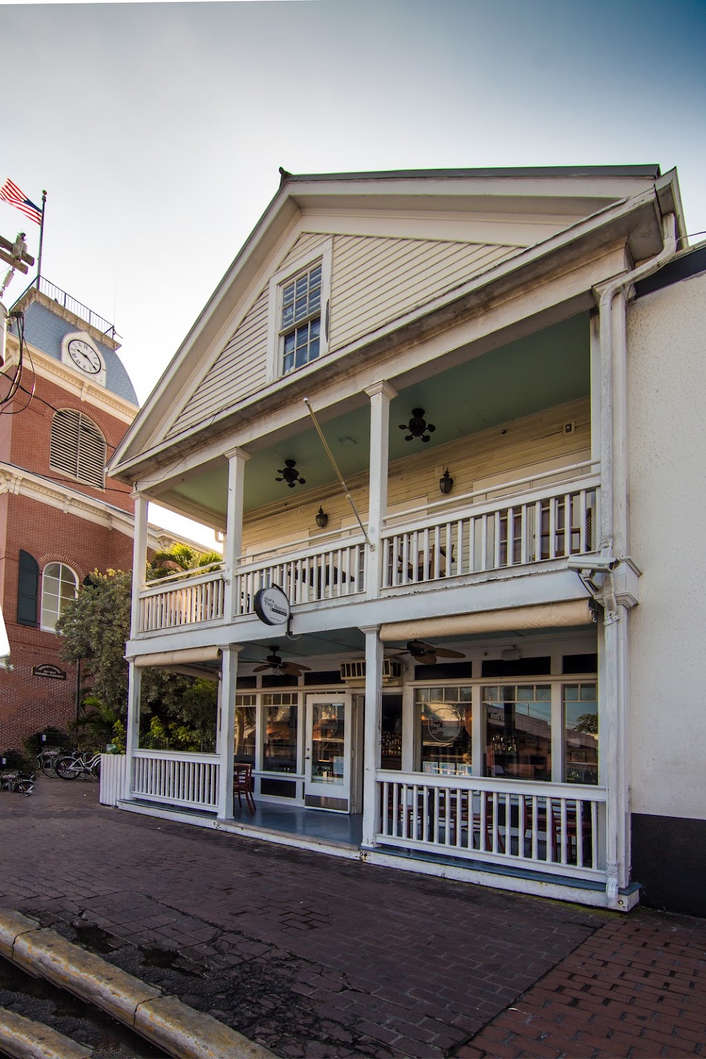 Joes Tap Room | restaurant | 506 Greene St, Key West, FL 33040, USA | 3052945717 OR +1 305-294-5717