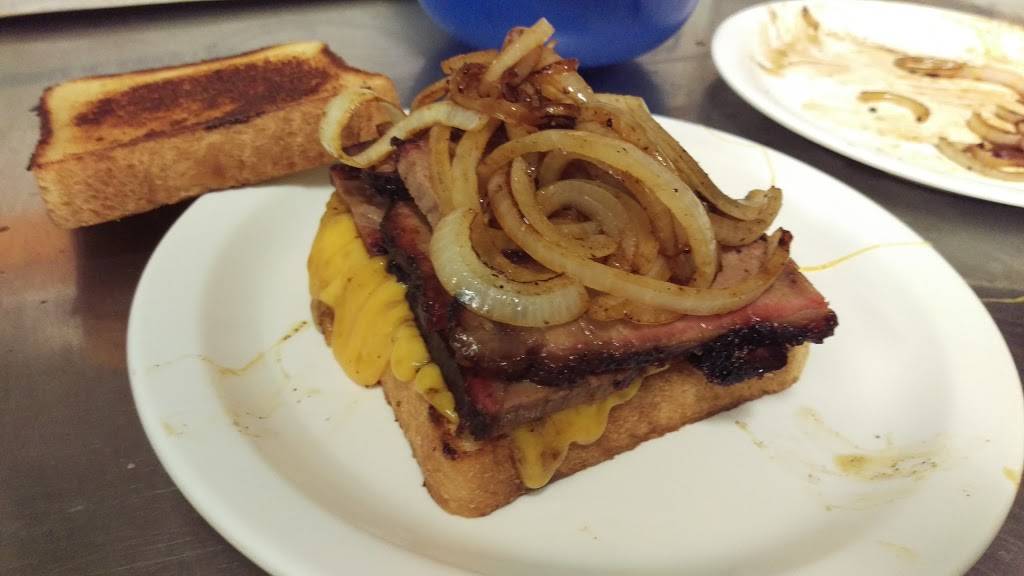 Charlies Chicken & Bar-B-Que | restaurant | 720 W Cherokee Ave, Sallisaw, OK 74955, USA | 9187759816 OR +1 918-775-9816
