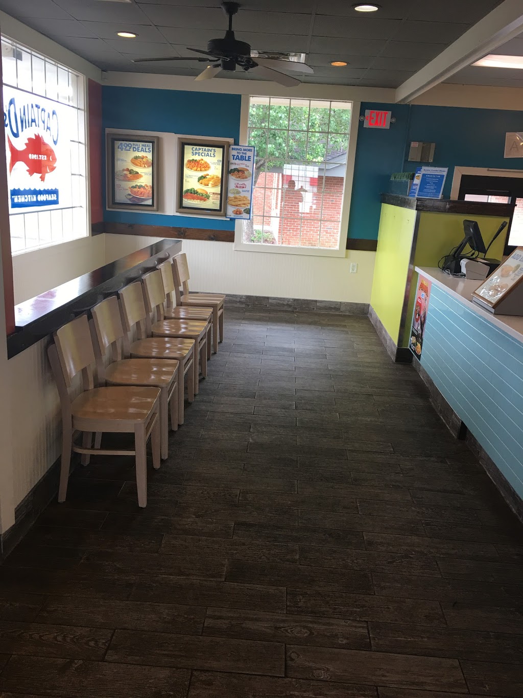 Captain Ds | restaurant | 2134 MS-15 N, Laurel, MS 39440, USA | 6014255014 OR +1 601-425-5014
