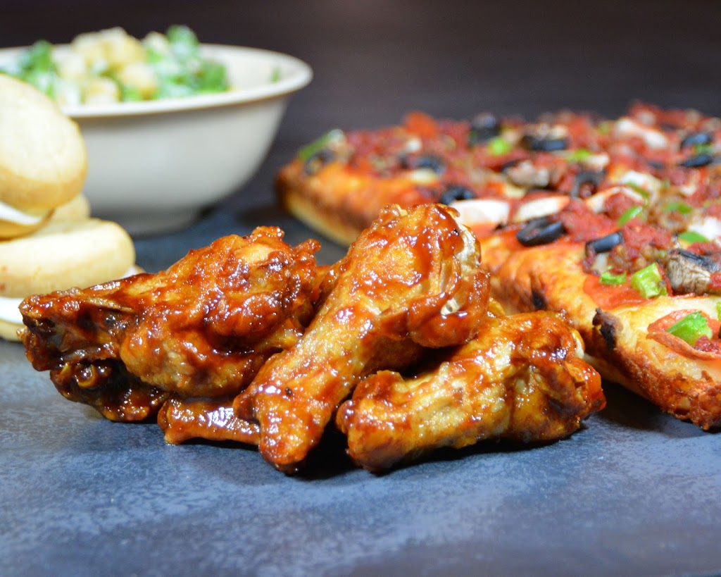 BOSS. Pizza Plus Wings | meal delivery | 6187 Valley Springs Pkwy, Riverside, CA 92507, USA | 9518015551 OR +1 951-801-5551