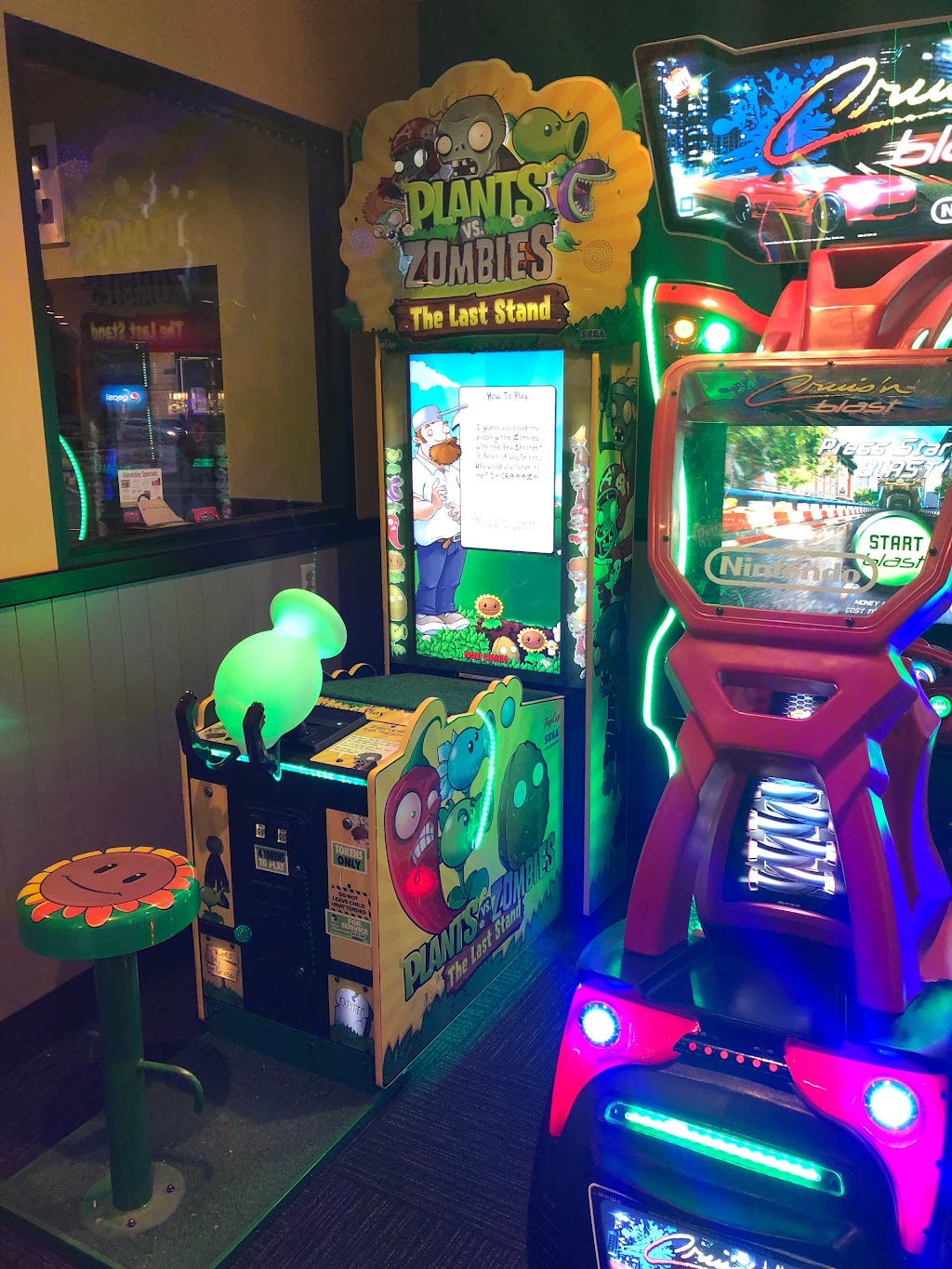Round Table Pizza | meal delivery | 2040 NW Stewart Pkwy, Roseburg, OR 97471, USA | 5416732047 OR +1 541-673-2047