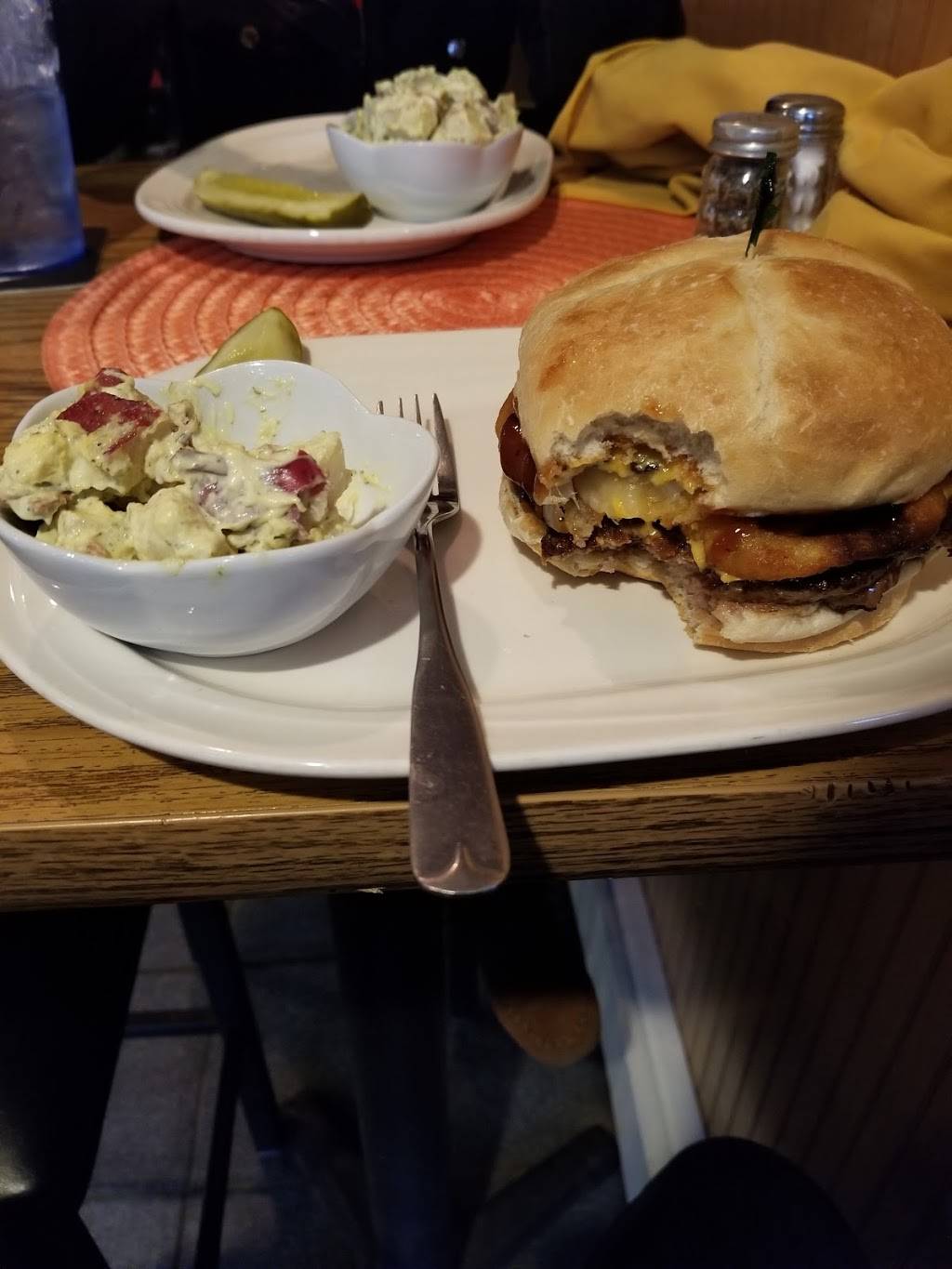 Gatchs | restaurant | 137 Rumford Ave, Rumford, ME 04276, USA | 2073642050 OR +1 207-364-2050