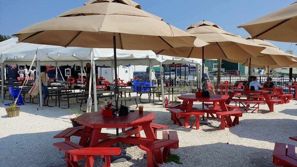 Blount Clam Shack on the Waterfront | meal takeaway | 335 Water St, Warren, RI 02885, USA | 4012453210 OR +1 401-245-3210