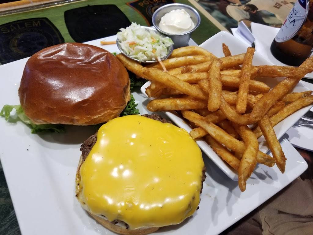 Foxboro Sports Tavern | restaurant | 4420 Thomasson Dr, Naples, FL 34112, USA | 2395302337 OR +1 239-530-2337