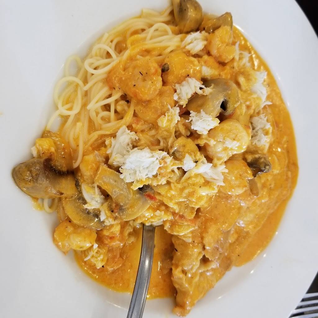 Cafe La Cucina | restaurant | 490 Eisenhower Dr Suite 4, Hanover, PA 17331, USA | 7176335700 OR +1 717-633-5700