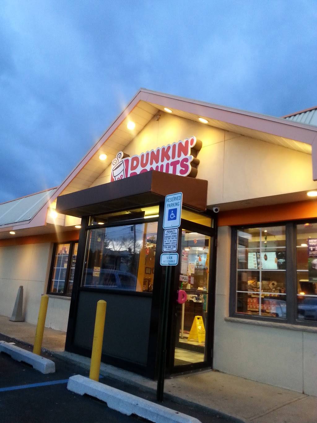 Dunkin Donuts | cafe | 435 Boulevard, Hasbrouck Heights, NJ 07604, USA | 2012034498 OR +1 201-203-4498
