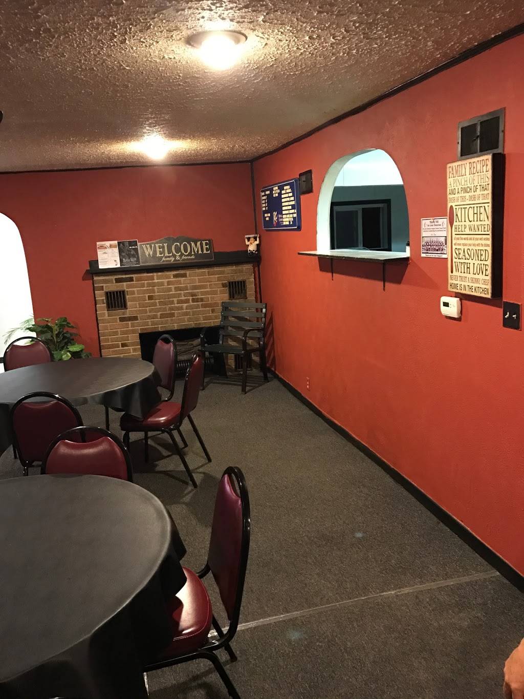 Joes Pizza | restaurant | 511 Oak St, Minonk, IL 61760, USA | 3094322446 OR +1 309-432-2446