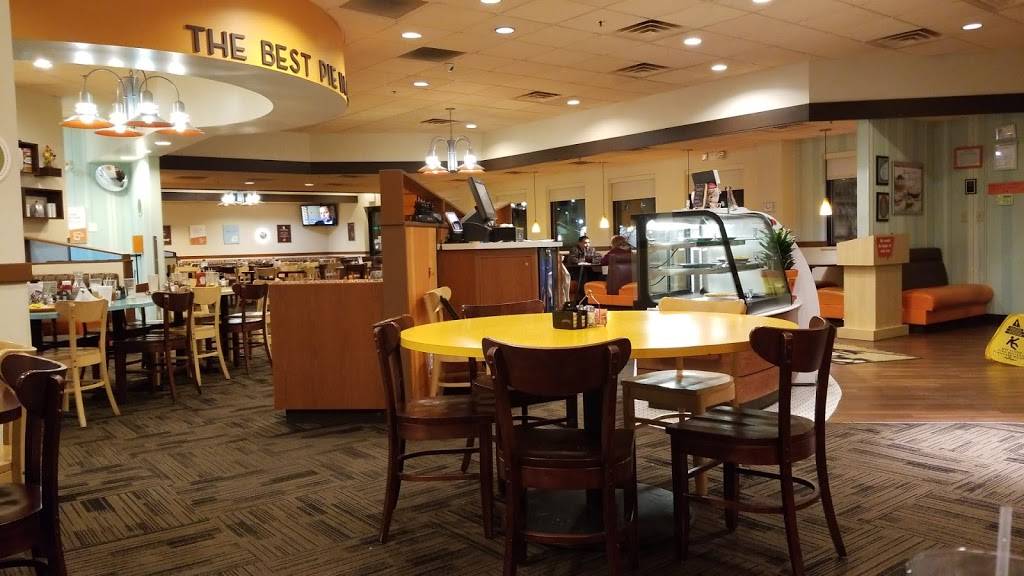 Village Inn | bakery | 533 E Elm St, Republic, MO 65738, USA | 4176472200 OR +1 417-647-2200
