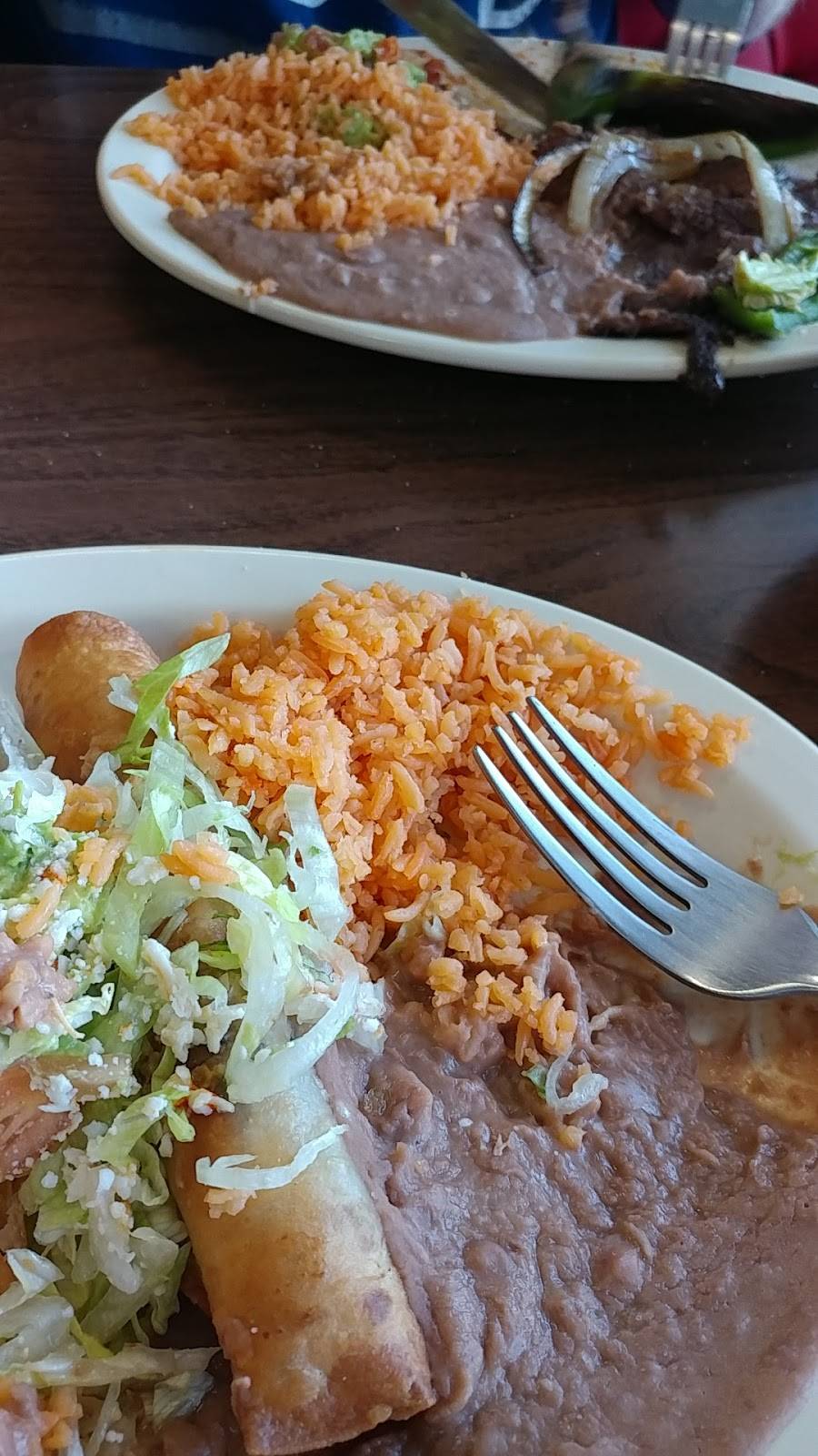 El Jacalito | restaurant | 1225 W 4th St, Sterling, IL 61081, USA | 8156253404 OR +1 815-625-3404