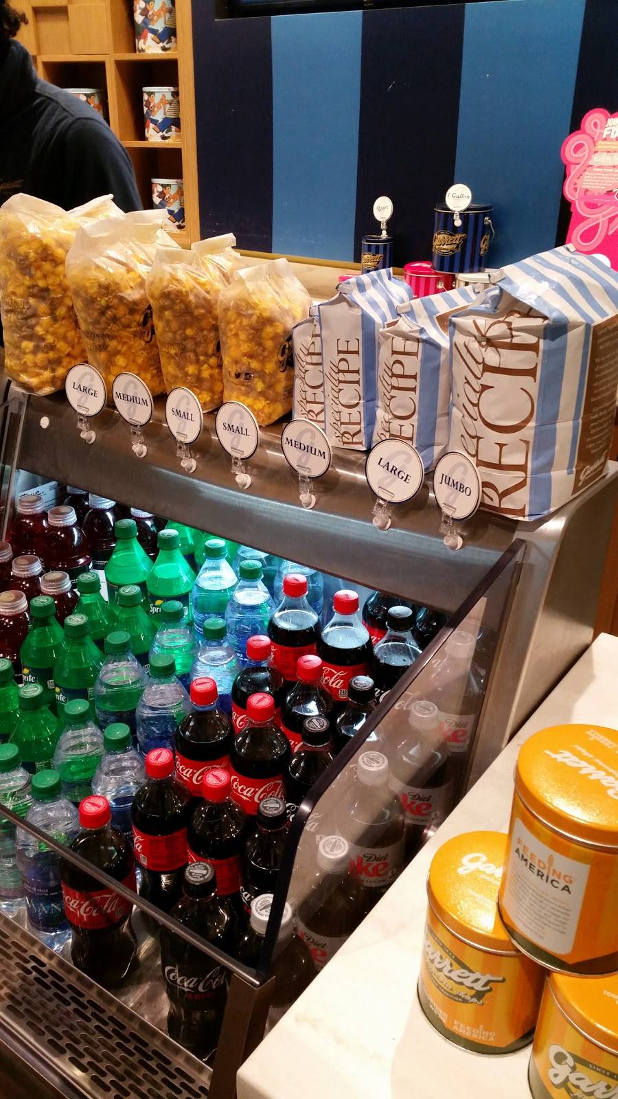 Garrett Popcorn Shops | meal takeaway | Fashion Centre at Pentagon City, 1100 S Hayes St, Arlington, VA 22202, USA | 8884767267 OR +1 888-476-7267