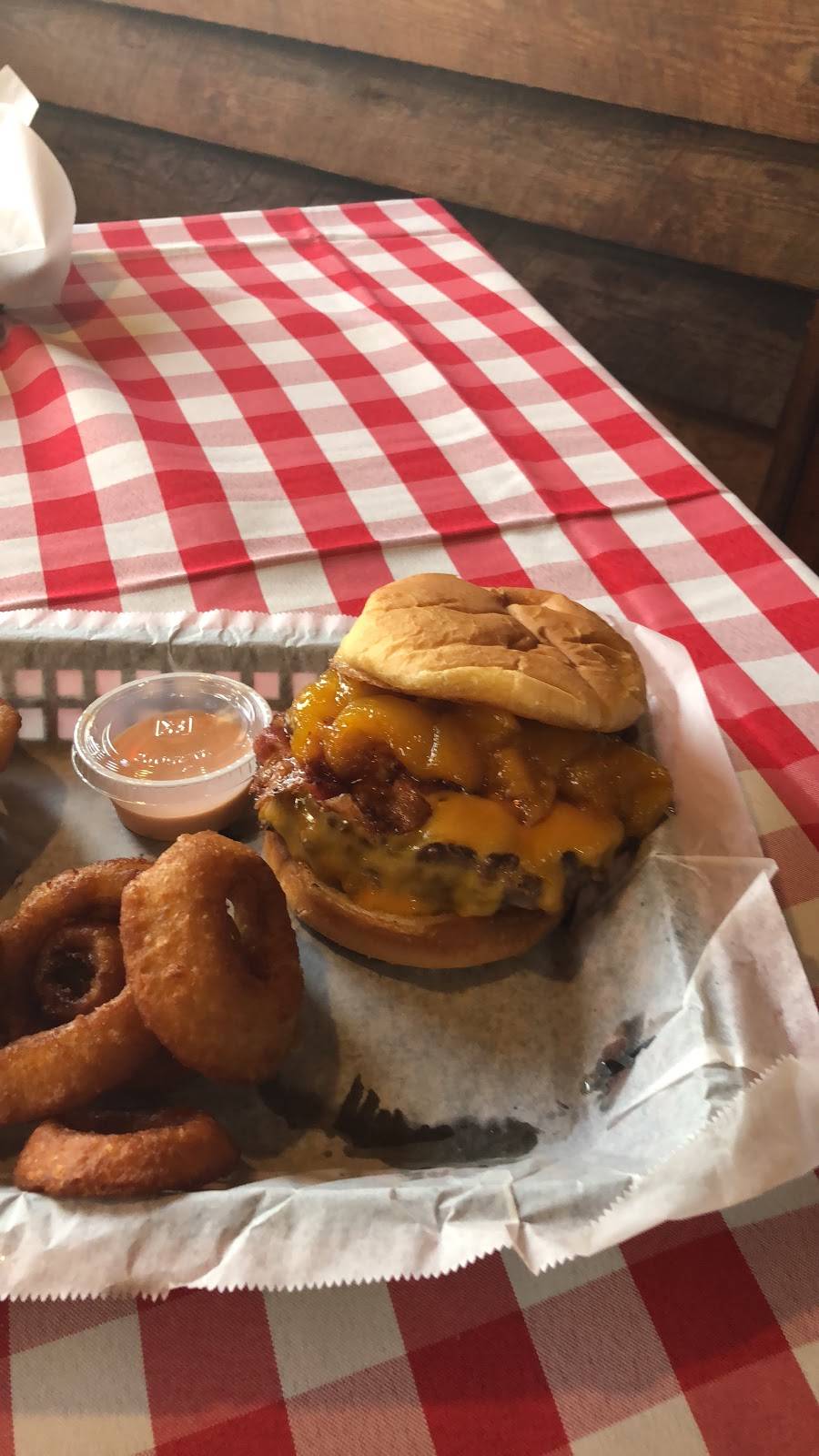 The Loft Tavern and Grill | restaurant | 69 Tannen Weg, Helen, GA 30545, USA | 7068782440 OR +1 706-878-2440
