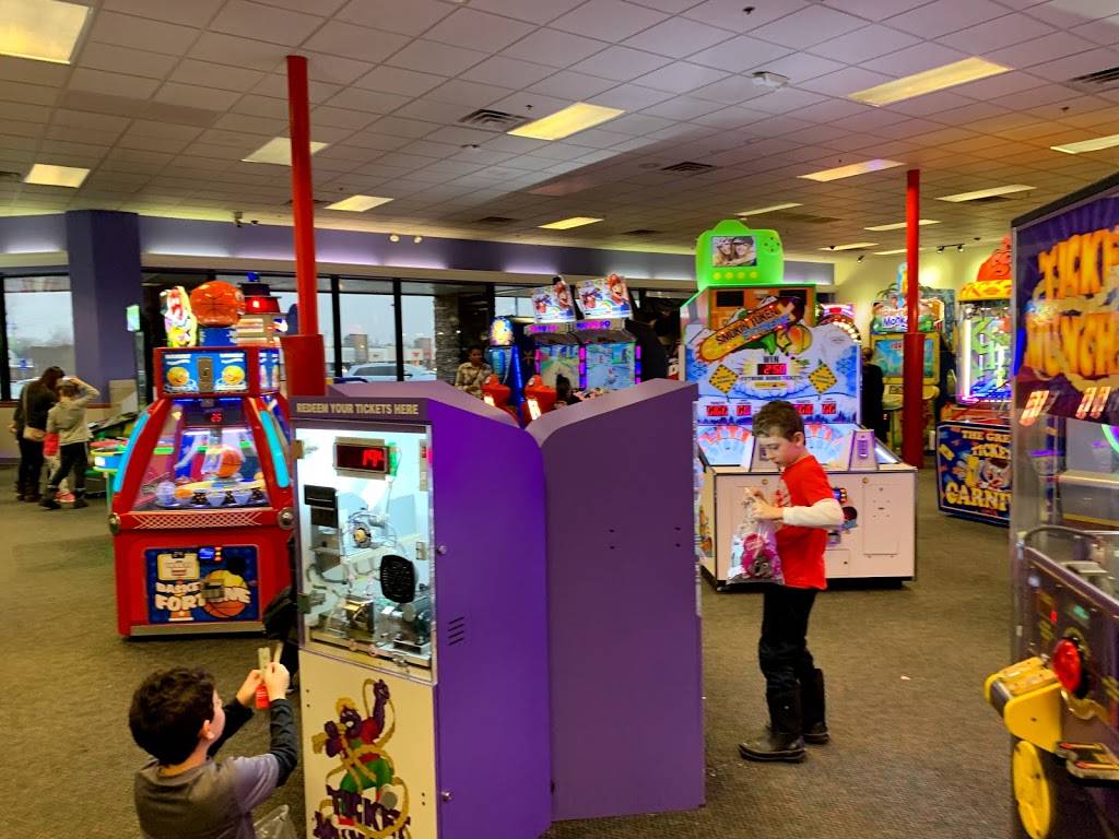 Chuck E. Cheese's | 1615 Golden Gate Plaza, Mayfield Heights, OH 44124, USA