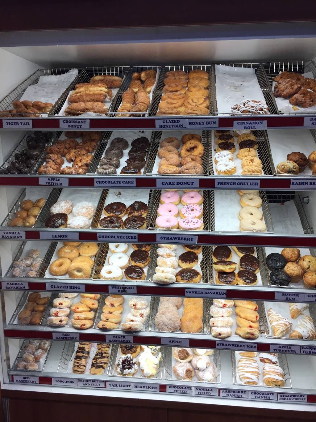 Daltons Donuts | cafe | 7555 NY-32, Cairo, NY 12413, USA | 5186220971 OR +1 518-622-0971