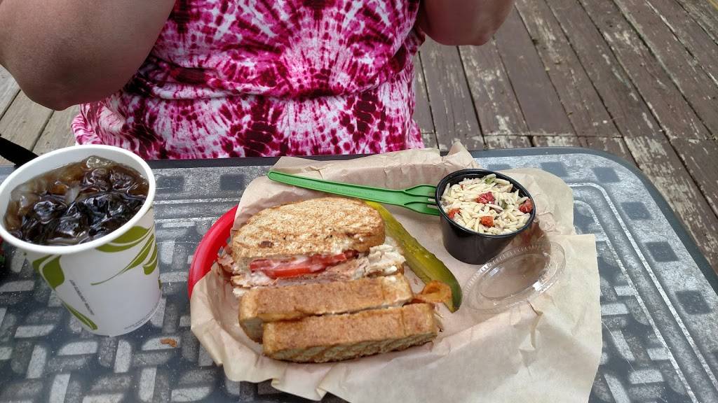 Wallace Station Deli and Bakery | restaurant | 3854 Old Frankfort Pike, Versailles, KY 40383, USA | 8598465161 OR +1 859-846-5161