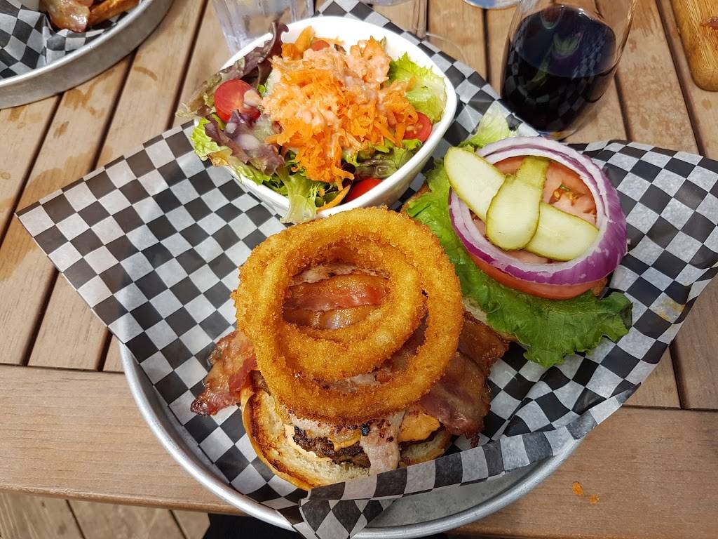 Lake Simcoe Arms Restaurant | restaurant | 21089 Dalton Rd, Sutton, ON L0E 1R0, Canada | 9057225999 OR +1 905-722-5999