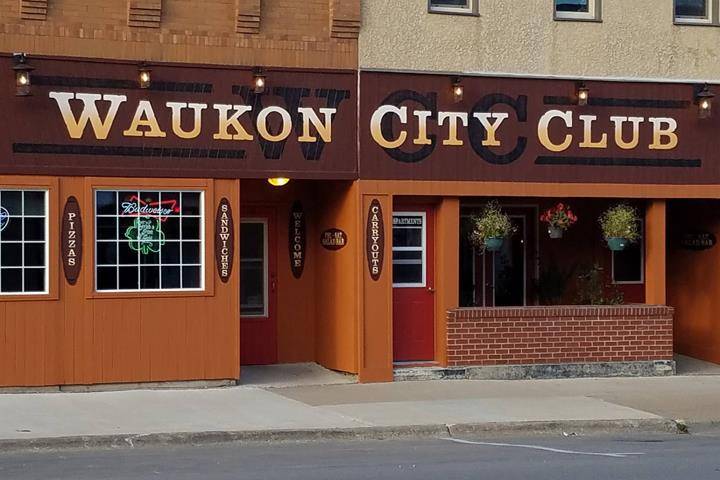 Waukon City Club Bar And Grill | restaurant | 39 W Main St, Waukon, IA 52172, USA | 5635682656 OR +1 563-568-2656