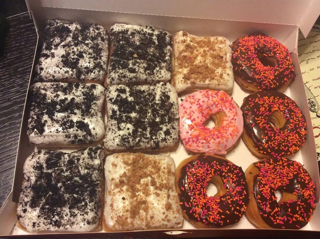 Dunkin | bakery | 1015 W Main St, New Britain, CT 06053, USA | 8602291551 OR +1 860-229-1551