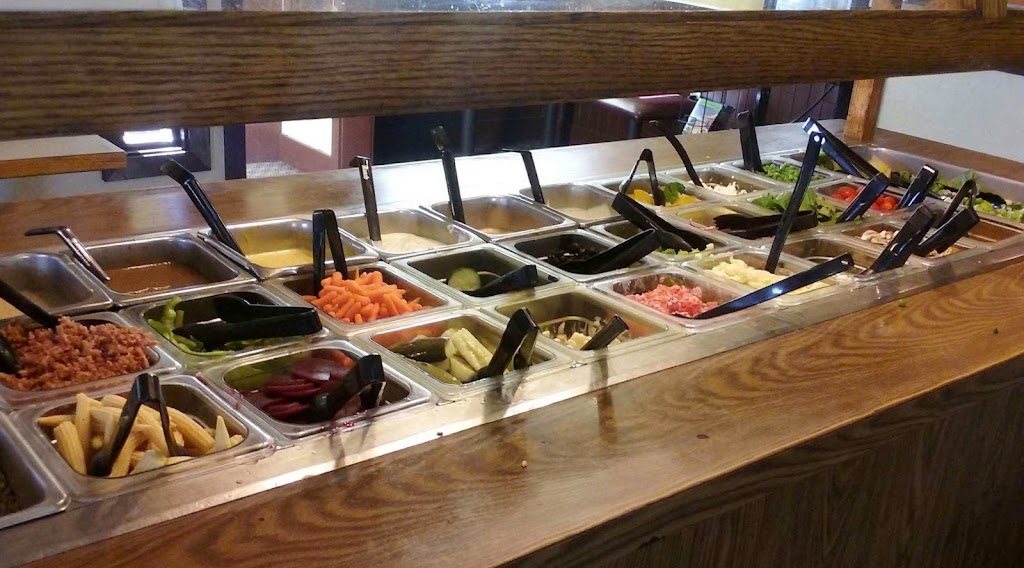 Round Table Pizza | meal delivery | 2040 NW Stewart Pkwy, Roseburg, OR 97471, USA | 5416732047 OR +1 541-673-2047