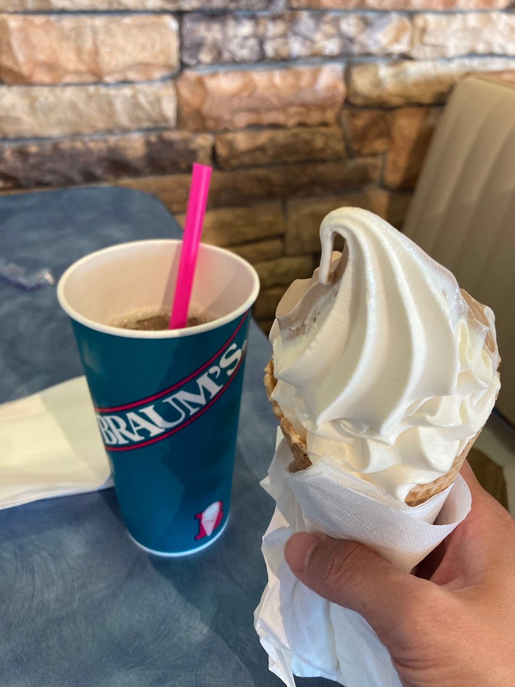 Braums Ice Cream & Dairy Store | restaurant | 2022 W 3rd St, Elk City, OK 73644, USA | 5802252278 OR +1 580-225-2278