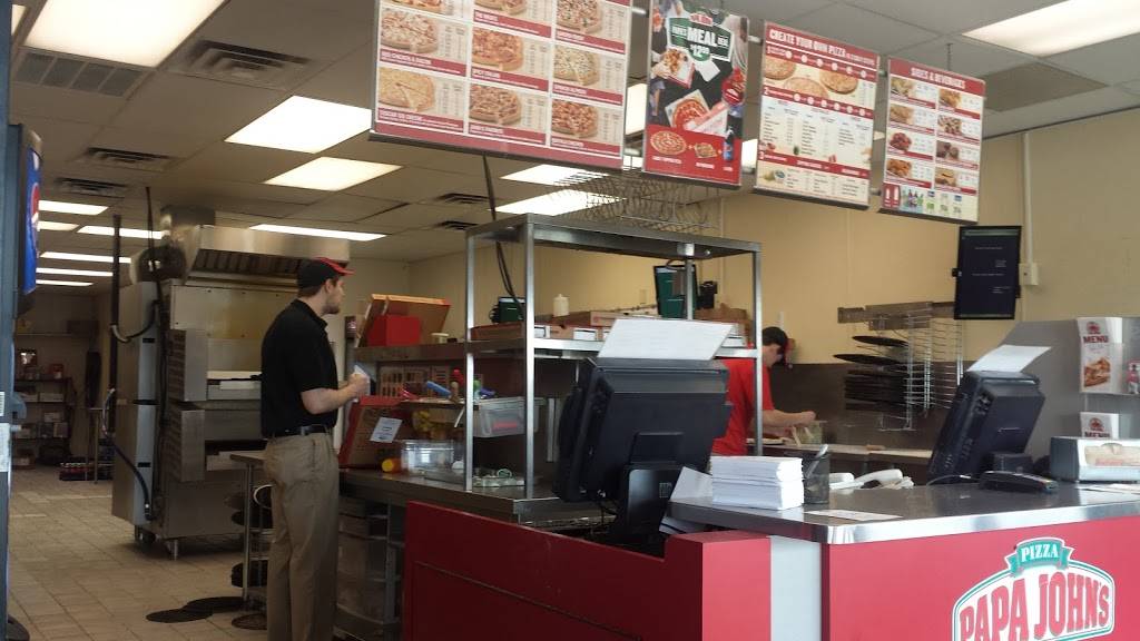 Papa Johns Pizza | restaurant | 2616 Maplecrest Rd, Fort Wayne, IN 46815, USA | 2604867272 OR +1 260-486-7272
