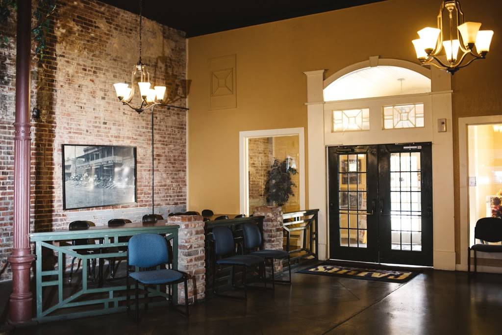 Carrs Steakhouse | restaurant | 213 W Broadway, Mayfield, KY 42066, USA | 2702471111 OR +1 270-247-1111