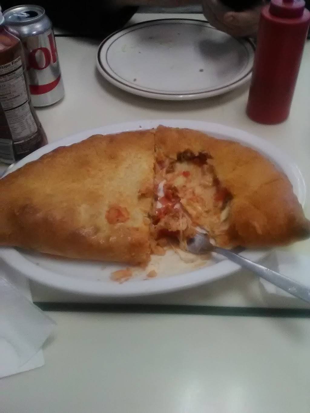 Mullins Pizza | restaurant | 105 E Main St, McArthur, OH 45651, USA | 7405965906 OR +1 740-596-5906