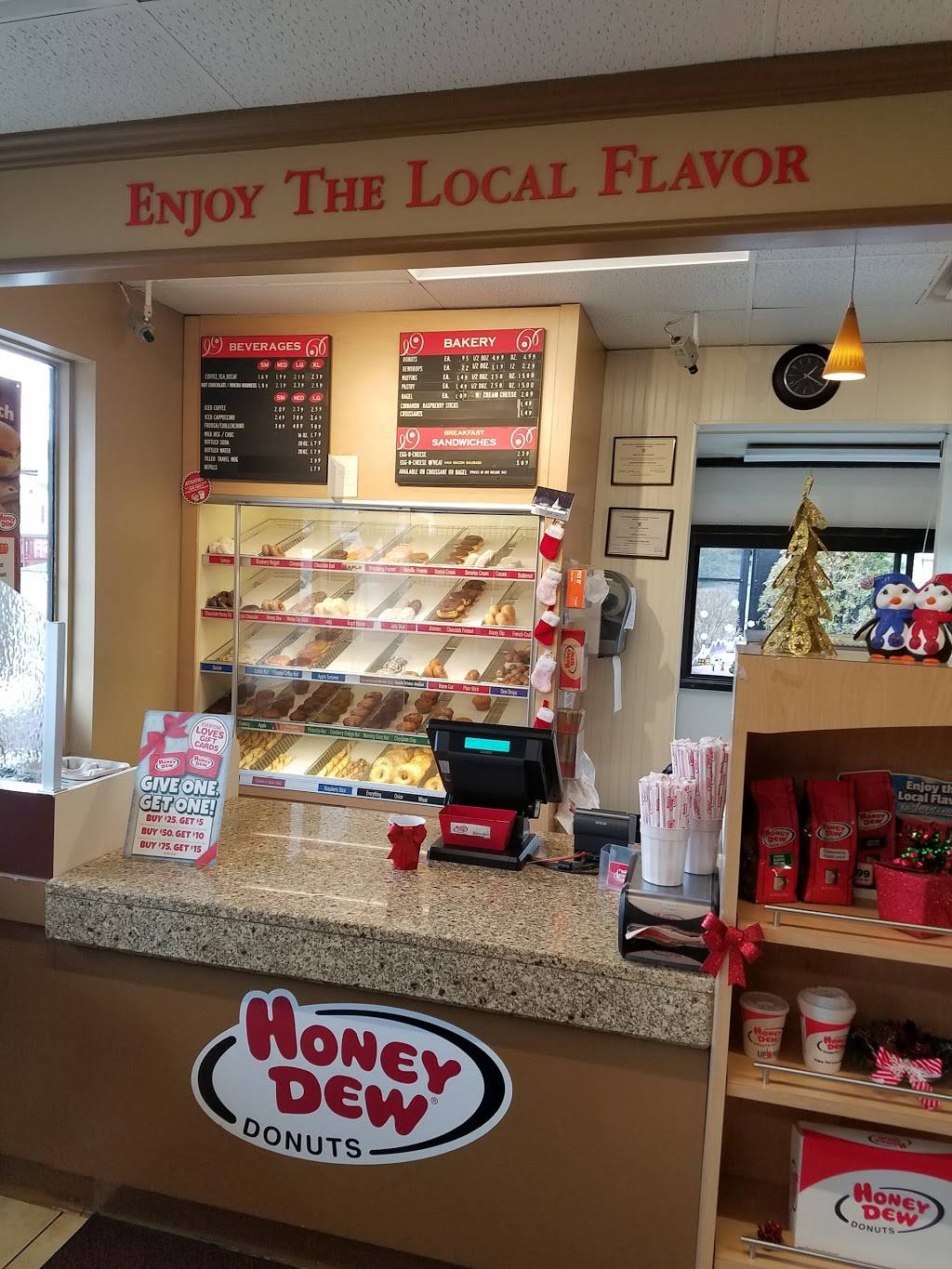 Honey Dew Donuts | bakery | 652 Bullocks Point Ave, Riverside, RI 02915, USA | 4014333219 OR +1 401-433-3219