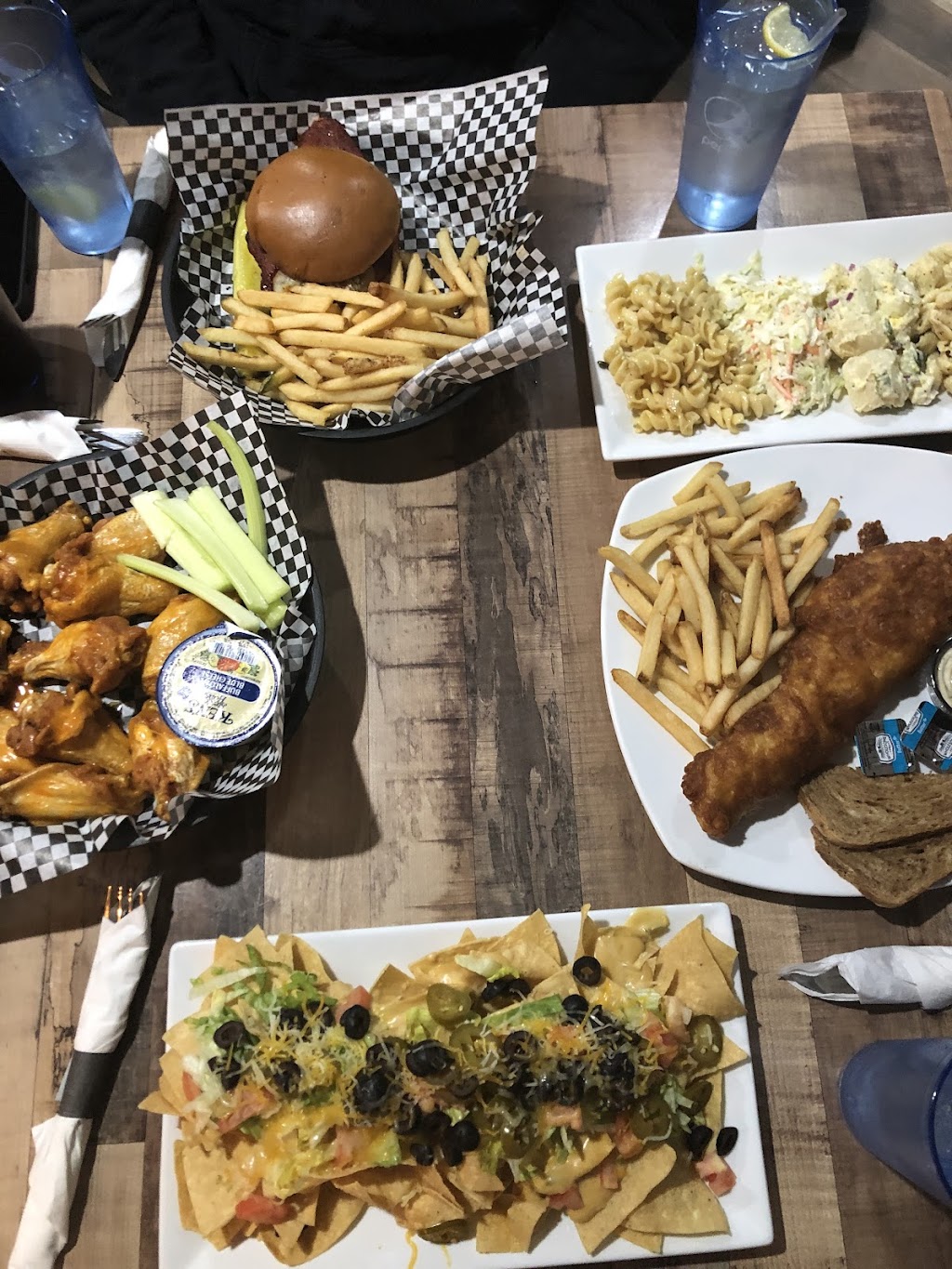 Hamburg Taproom Just Pizza & Wing Company Restaurant 4170