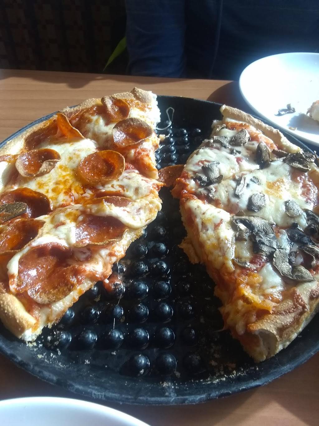 Seasons Pizza | meal delivery | 615 S Maryland Ave, Newport, DE 19804, USA | 3029985055 OR +1 302-998-5055