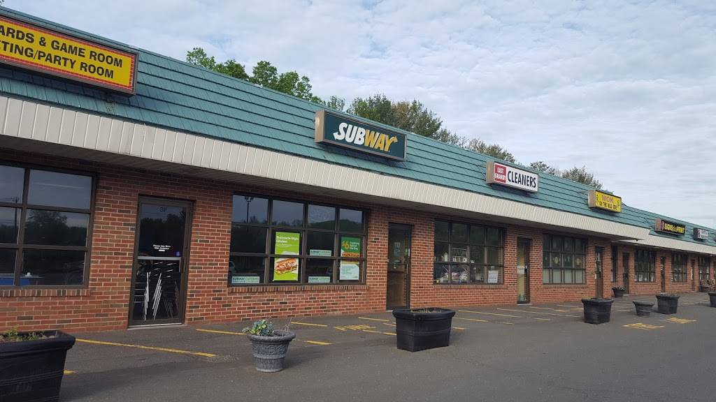 Subway Restaurant 3 Turkey Hills Rd, East Granby, CT 06026, USA