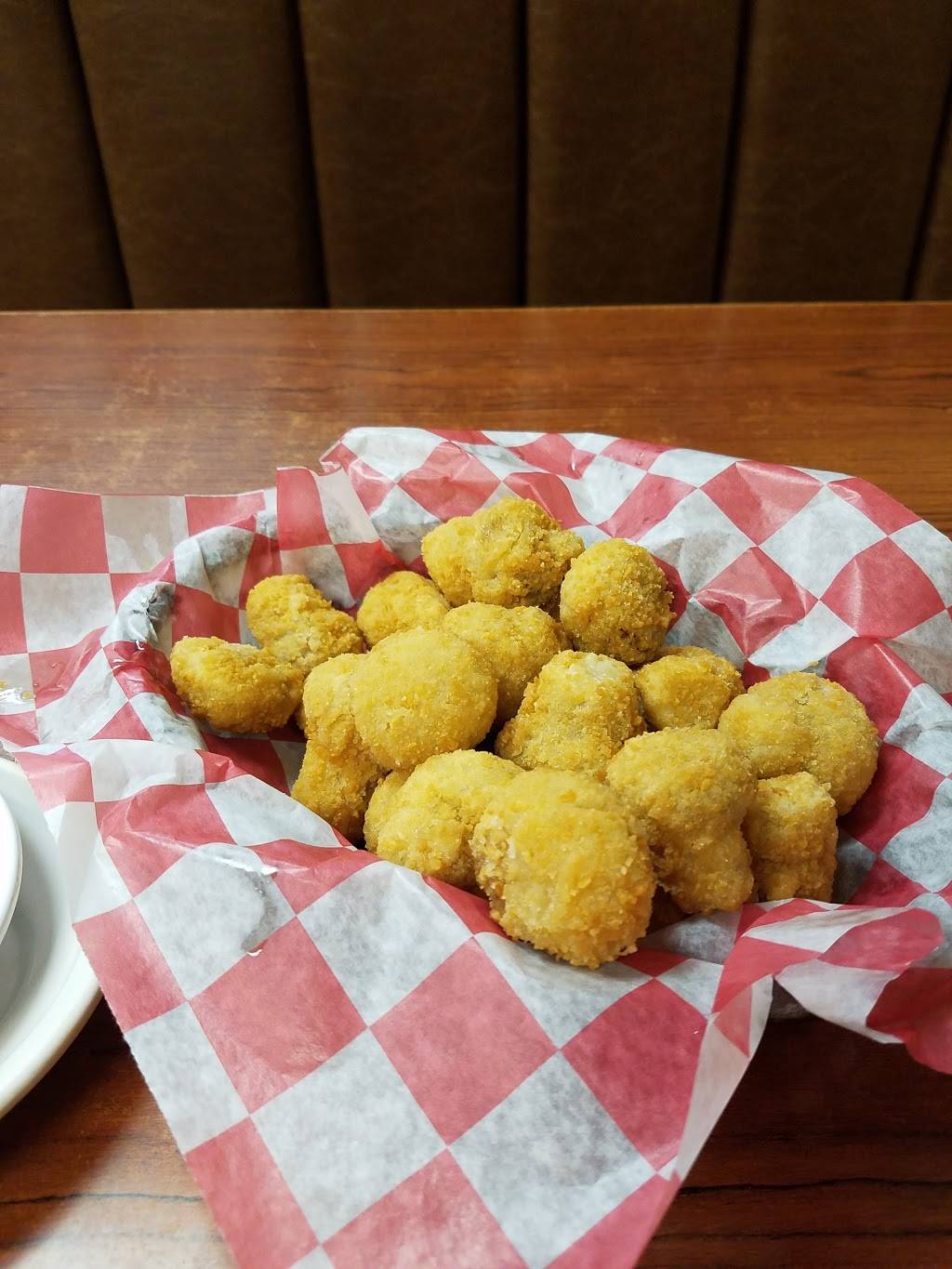 Big Rigs | restaurant | 1303 SE Grand Dd Hwy, Faucett, MO 64448, USA | 8162380582 OR +1 816-238-0582