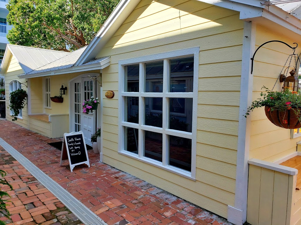 Smith House | restaurant | 210 Royal Palm Dr, Marco Island, FL 34145, USA | 2393898414 OR +1 239-389-8414