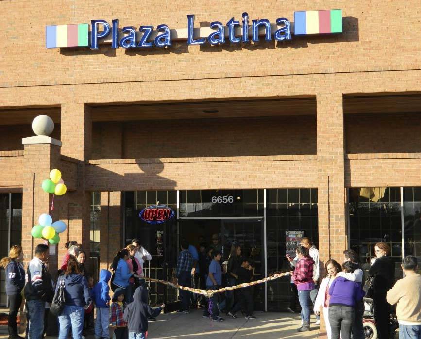 Plaza Latina Hispanic Mall | shopping mall | 6656 Winchester Rd, Memphis, TN 38115, USA | 9013409550 OR +1 901-340-9550