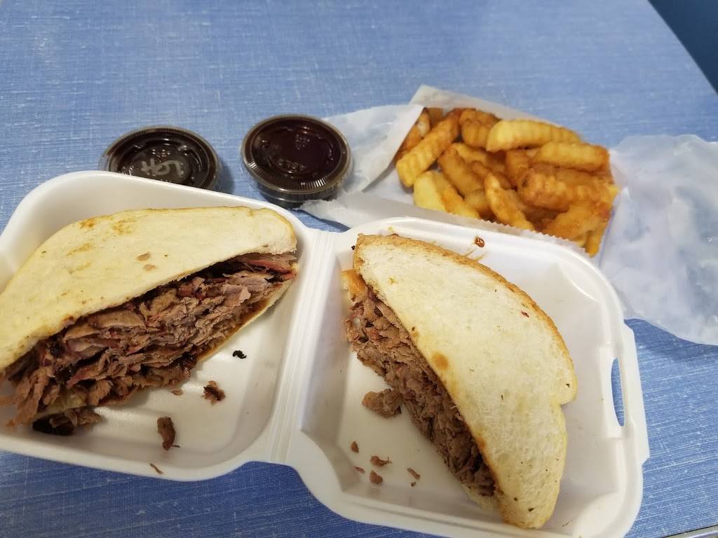 Roscoes BBQ | restaurant | 9711 Kaw Dr, Edwardsville, KS 66111, USA | 9134224600 OR +1 913-422-4600