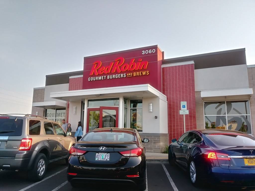 Red Robin Gourmet Burgers and Brews | restaurant | 3060 Sprague Ln, Woodburn, OR 97071, USA | 5039801598 OR +1 503-980-1598
