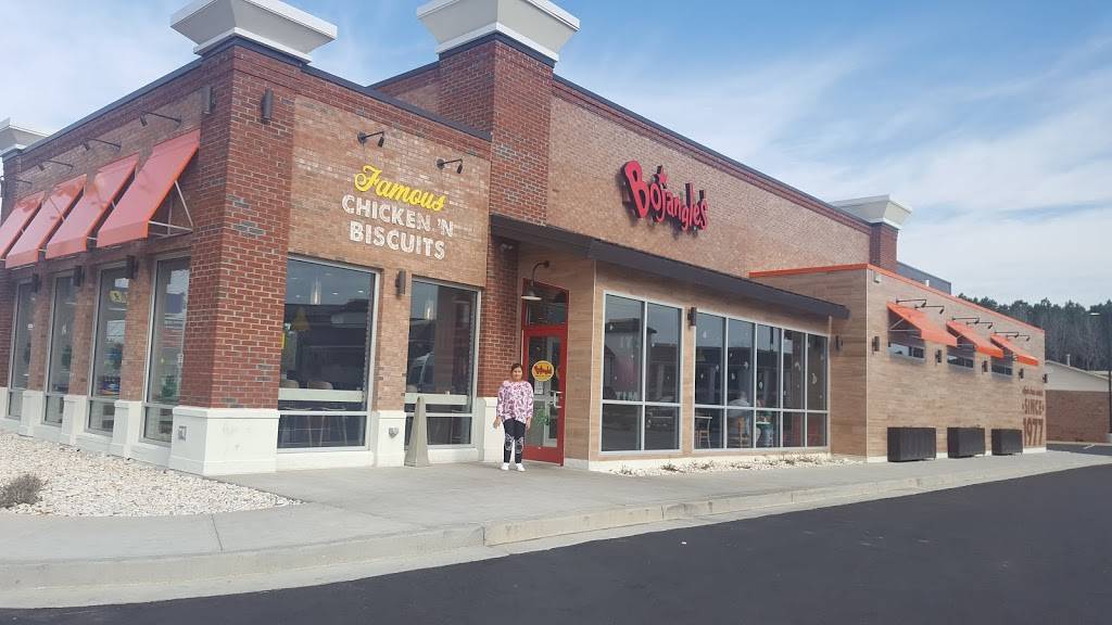 Bojangles Famous Chicken n Biscuits | restaurant | 1945 Cedar Creek Rd, Fayetteville, NC 28312, USA | 9104917988 OR +1 910-491-7988