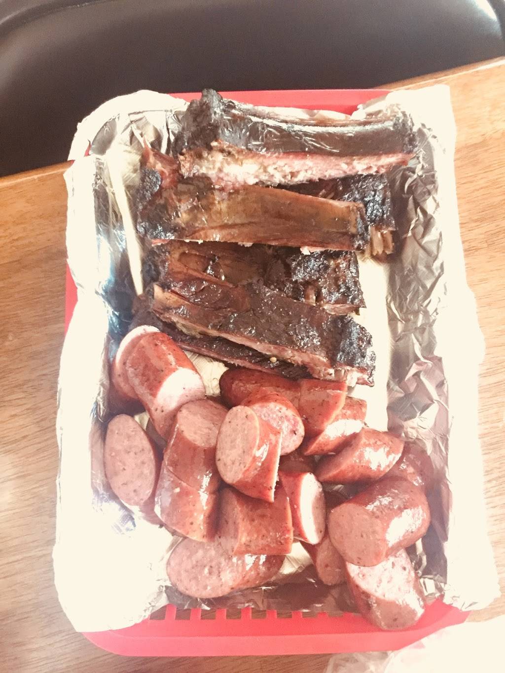 Bennie Js Smoke Pit LLC | restaurant | 621 9th St, Huntsville, TX 77320, USA | 9364399559 OR +1 936-439-9559