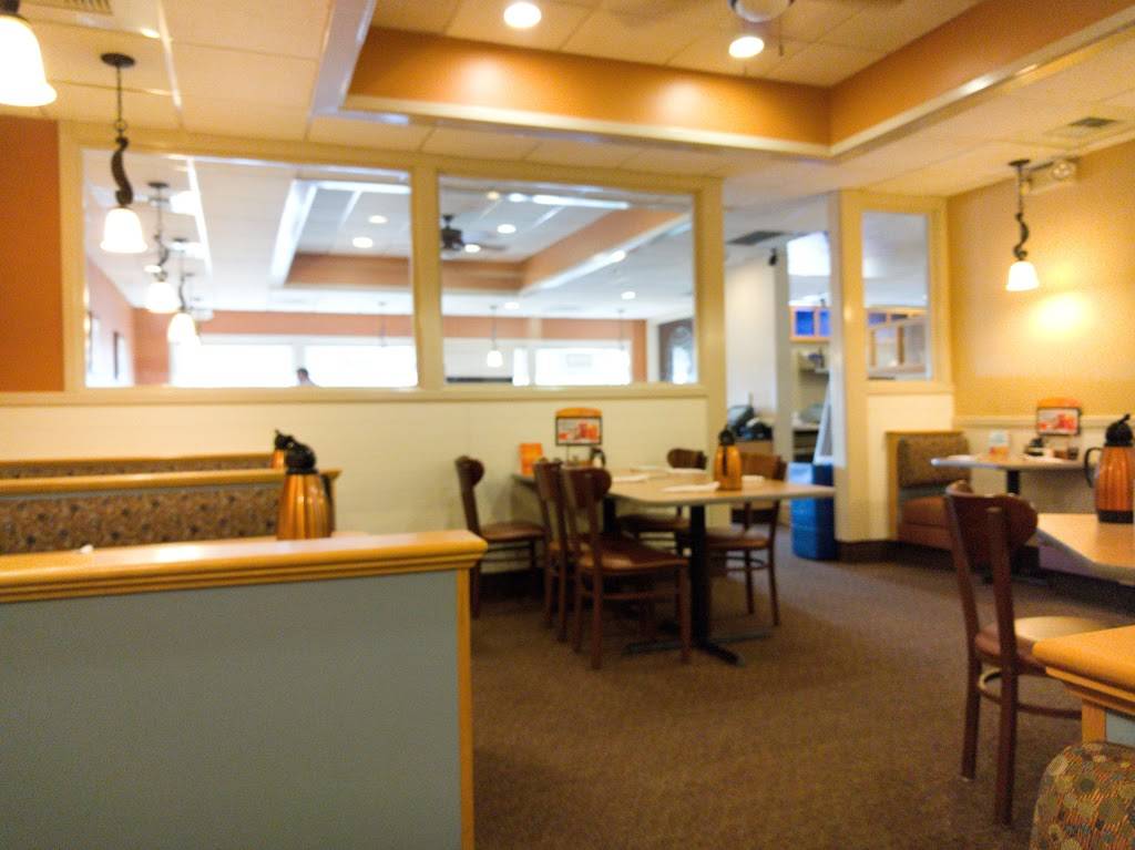 IHOP | bakery | 3000 Deerfield Dr, Janesville, WI 53546, USA | 6087561175 OR +1 608-756-1175
